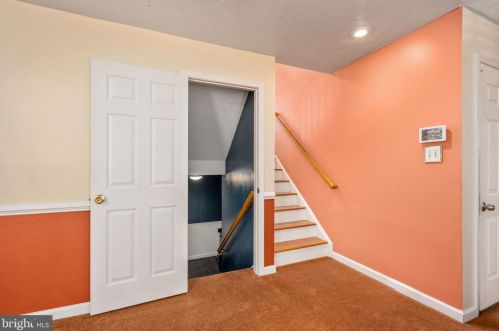 15581 Andover Heights Dr, Woodbridge VA  22193-1071 exterior
