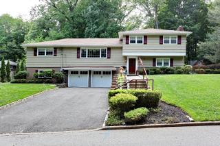 71 Holdrum St, Hillsdale, NJ 07642-2305