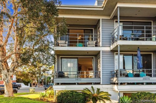 3802 Crown Pt Dr, San Diego CA 92109-6711 exterior