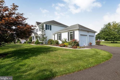10 Hastings Dr, Harrison Township, NJ 08062-1803