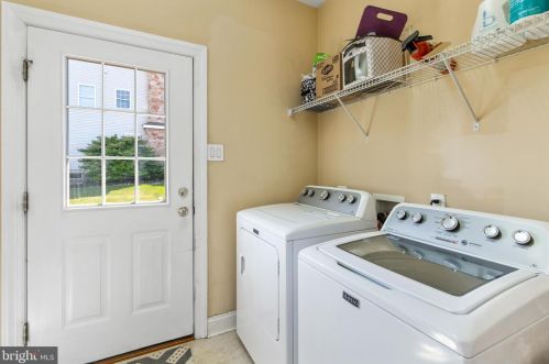 6 Nicole Ct, Swedesboro NJ  08085-3448 exterior