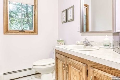 7 Heather Ln, Ridgewood NJ  07452-2835 exterior