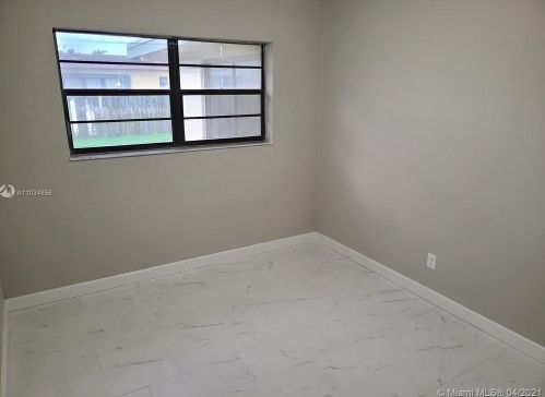 850 50th Pl, Hialeah FL  33012-3420 exterior