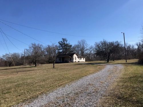 1191 Stanley St, Crossville, TN 38555-5204