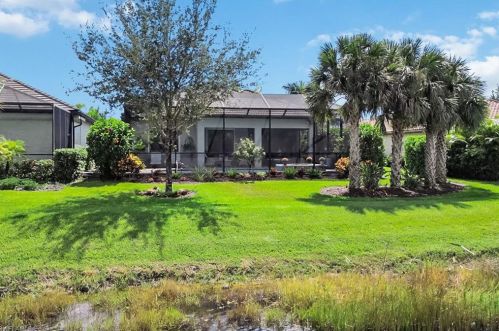 2770 Aviamar Cir, Naples FL 34114-9759 exterior