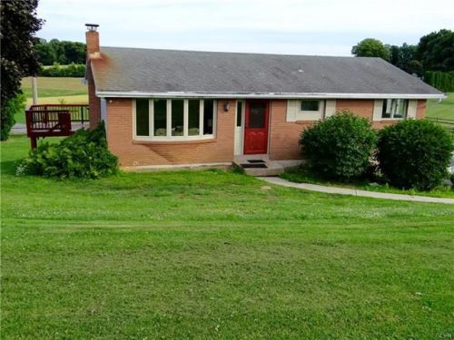 35 Bower Rd, Krumsville, PA 19534-9224