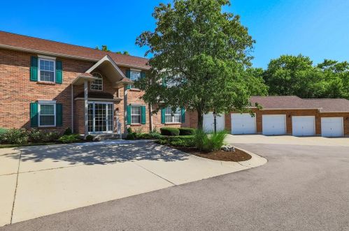 8840 Carrousel Park Cir, Cincinnati, OH 45251-5916