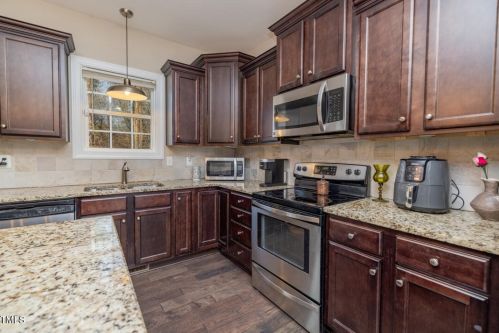 101 Bluegrass Dr, Oxford NC  27565-2895 exterior