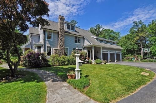 5 Cedar Hill Rd, Dover, MA 02030-1631