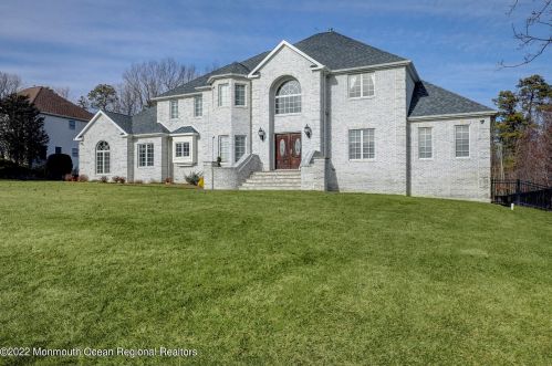 561 Derose Ln, East Freehold, NJ 07728-9235