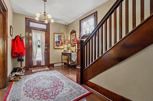 629 Maplewood Ave, Ambridge PA 15003-2415 exterior