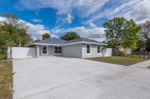 5851 Cartier Rd, West Palm Beach, FL 33417-4309