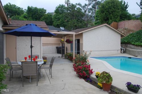 5042 Carolyn Way, Glendale CA 91214-1061 exterior