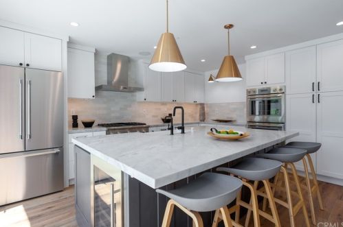 1712 Tradewinds Ln, Newport Beach CA  92660-4312 exterior