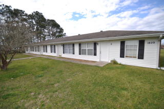 1820 Monaghan Dr, Lake Charles LA  70605-8126 exterior