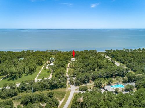 200 Gramercy Plantation Blvd, Saint George Island FL  32328-3640 exterior