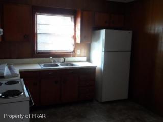 1943 Ireland Dr, Fayetteville NC  28304-1504 exterior