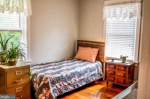 5036 Wayne Ave, Camden NJ  08110-1952 exterior