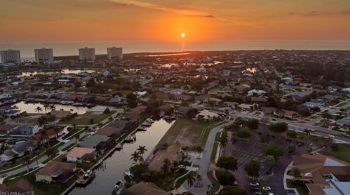 773 Holly Ct, Marco Island FL  34145-1915 exterior