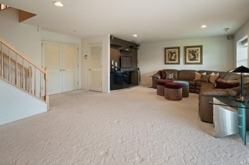 9 High Ridge Rd, Crotonville NY  10562-1969 exterior