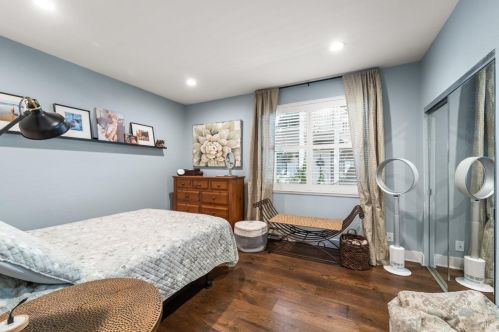 129 Lakeshore Ct, Richmond, CA 94804-7422