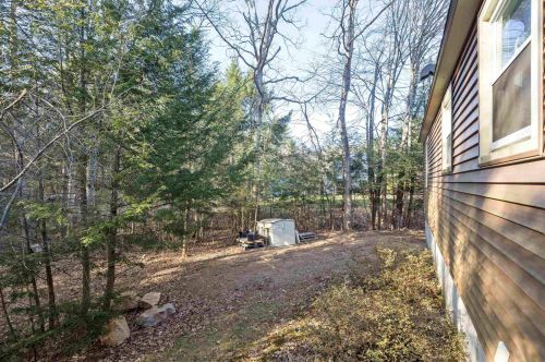 383 Whittier Dr, Fremont NH  03044-3328 exterior