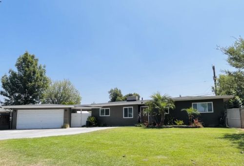 851 Oakdale Ave, Rialto, CA 92376-4452