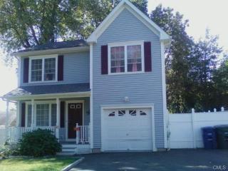 37 Henderson St, Bridgeport, CT 06606-3122