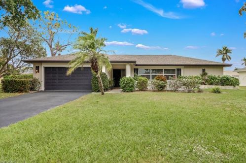 355 Valley Stream Cir, Naples, FL 34113-7633