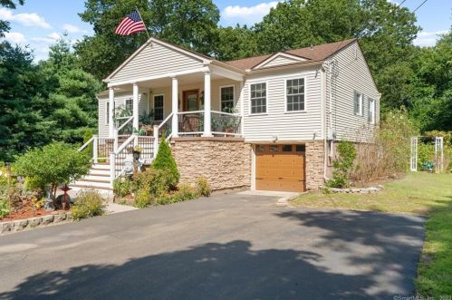 104 Ezra St, North Haven, CT 06473-2722