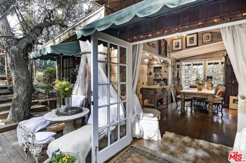 21658 Encina Rd, Topanga CA  90290-3524 exterior