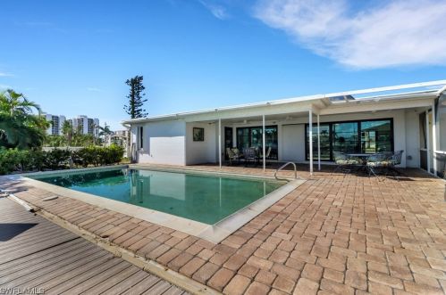 120 Albatross St, Fort Myers Beach FL  33931-4501 exterior