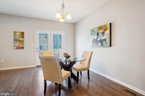 1739 Rockledge Ter, Woodbridge VA  22192-2512 exterior