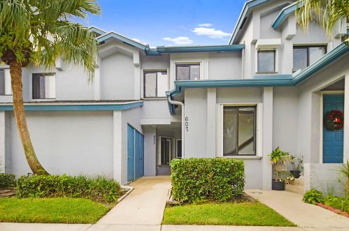 607 Harbour Pointe Way, West Palm Beach, FL 33413-2094