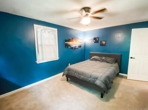 2 Blue Spruce St, Middletown CT  06457-5008 exterior