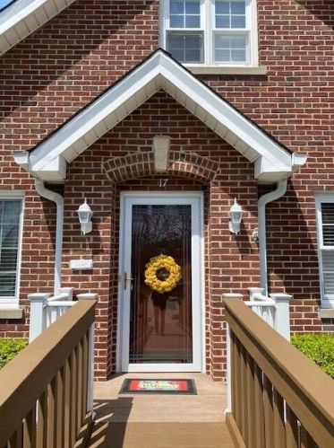 17 Overlook Dr, Newport, KY 41075-1763