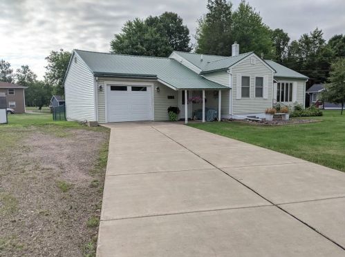 817 5th St, Ladysmith, WI 54848-1359