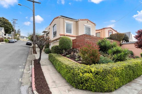 2900 Cosgrave Ave, Oakland, CA 94605-3535