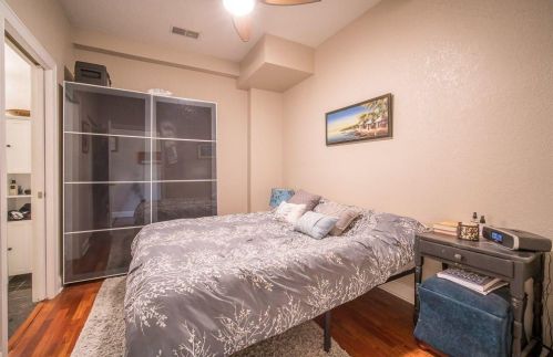 606 Wisconsin Ave, Milwaukee WI 53202-4600 exterior