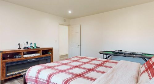 3944 Llano Rd, Santa Rosa CA  95407-6435 exterior