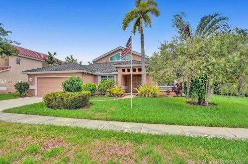 920 203rd Ave, Hollywood FL  33029-3439 exterior