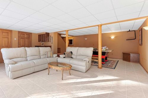 225 Traders Point Ln, Green Bay WI  54302-5236 exterior