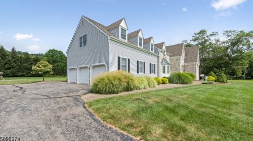 9 John Stevens Rd, White House Station, NJ 08889-3336