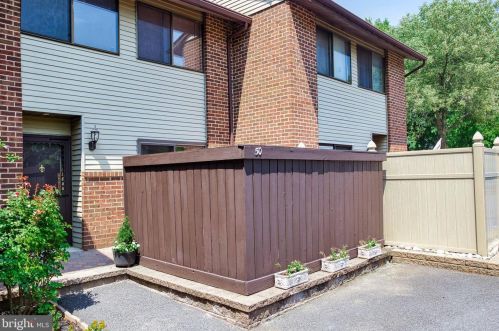 50 Arrowwood Ct, West Deptford, NJ 08096-2950