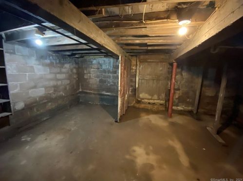 19 Portland St, Middletown CT  06457-2209 exterior