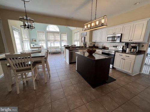 230 Pebble Vly Dr, Dover DE 19904-9469 exterior