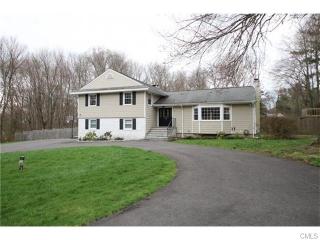 15 Crestwood Ln, Bridgeport, CT 06612-1809