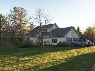 346 Lakeshore Rd, Scriba, NY 13126-6091