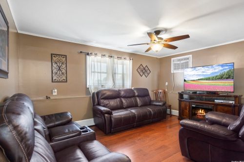 32 Suffolk Ave, Babylon, NY 11704-3313