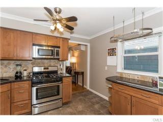 3 Old Barn Rd, Stamford CT  06905-4113 exterior